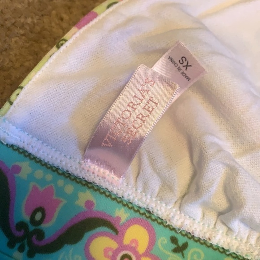 Victoria's Secret Triangle Top Bikini - Picture 4 of 6